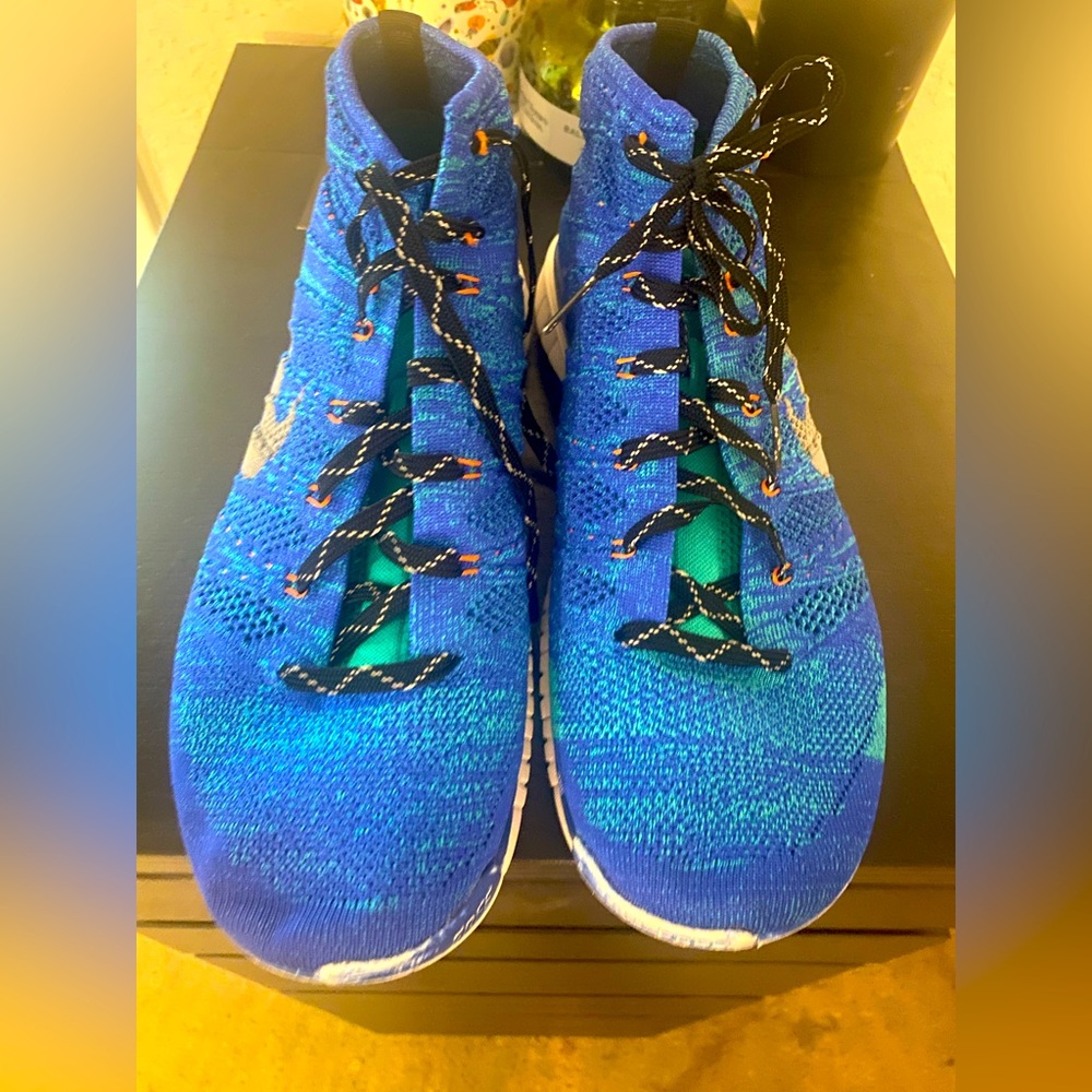 Men’s Flyknit Chukka Sneakers